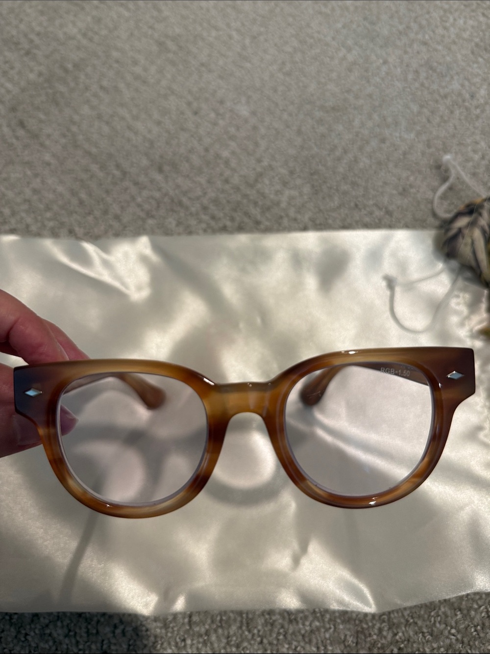 Caddie , Dohbro 1.50 Classic Round Women’s Glasses in Honey Brown